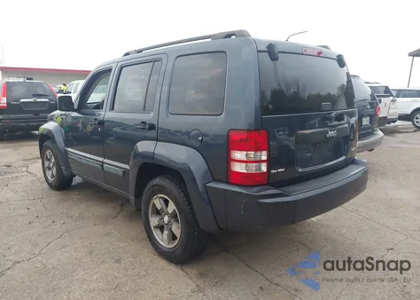 2008 Jeep Liberty Sport из США, поврежденный, VIN 1J8GP28K18W240932